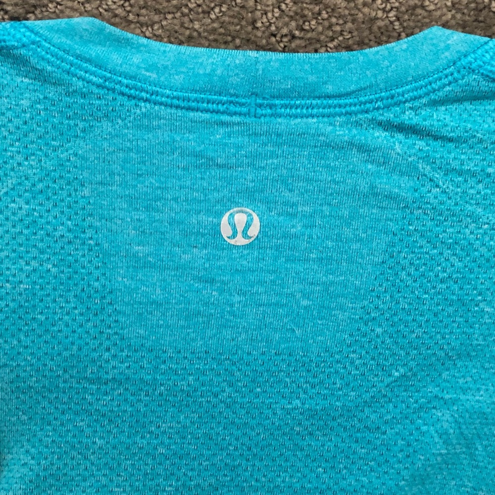 Men’s Blue lulu workout shirt
